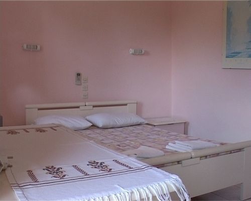 Aloni Studios & Apartments ลาสซี ภายนอก รูปภาพ