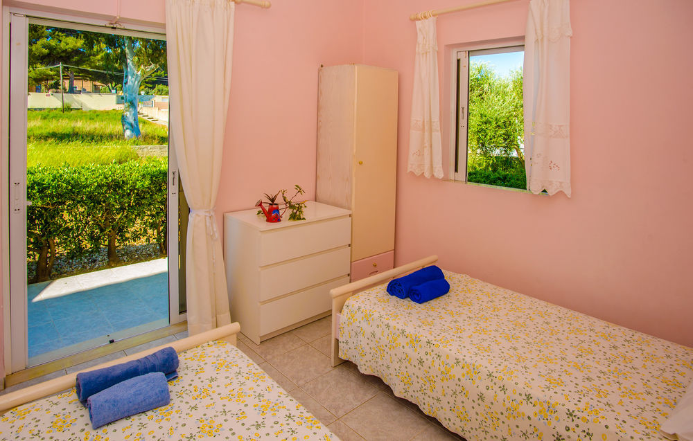 Aloni Studios & Apartments ลาสซี ภายนอก รูปภาพ