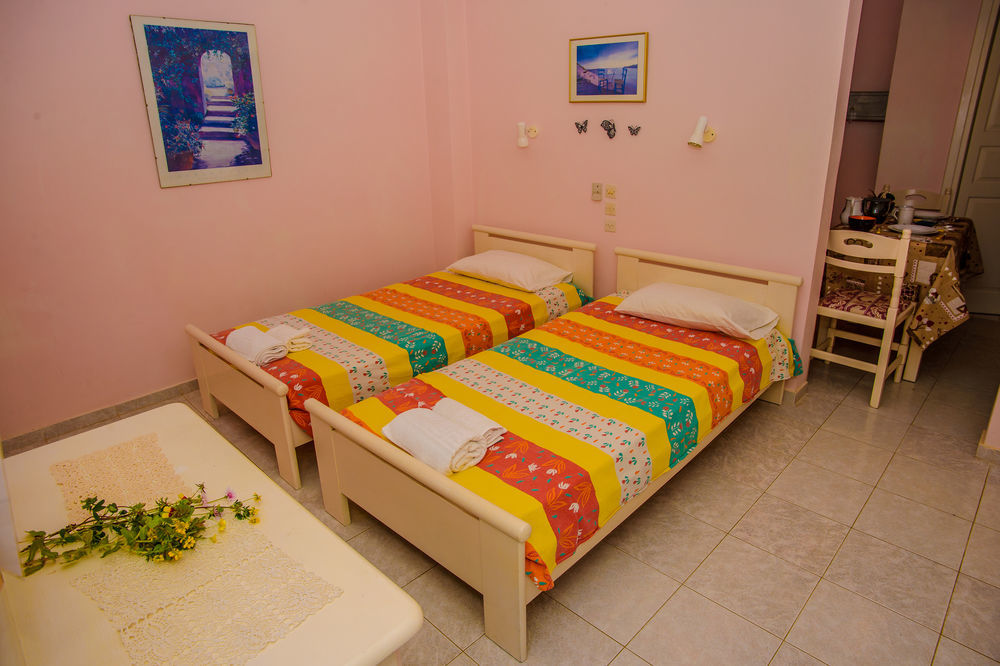 Aloni Studios & Apartments ลาสซี ภายนอก รูปภาพ