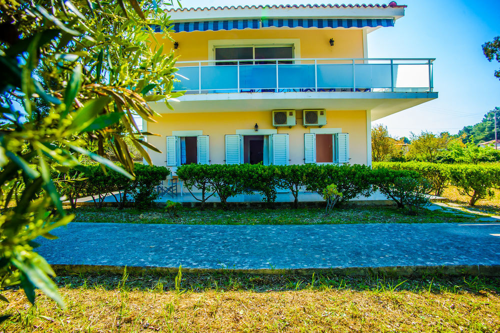 Aloni Studios & Apartments ลาสซี ภายนอก รูปภาพ